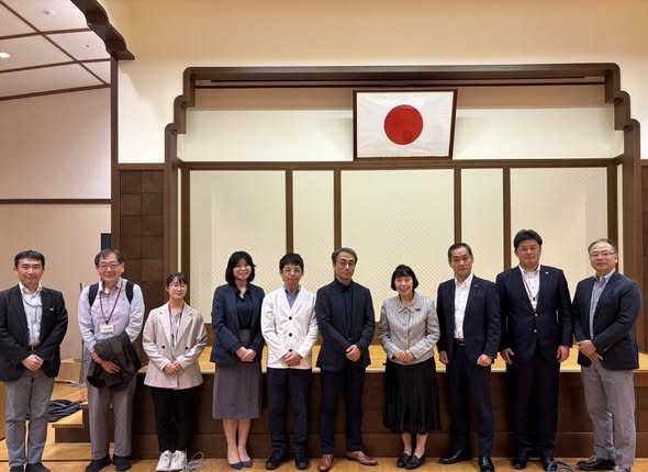 【地域コミュニティにおける企業・大学・NPOなど多様な主体の連携による学びと活動の場の充実を】 【地域コミュニティにおける企業・大学・NPOなど多様な主体の連携による学びと活動の場の充実を】