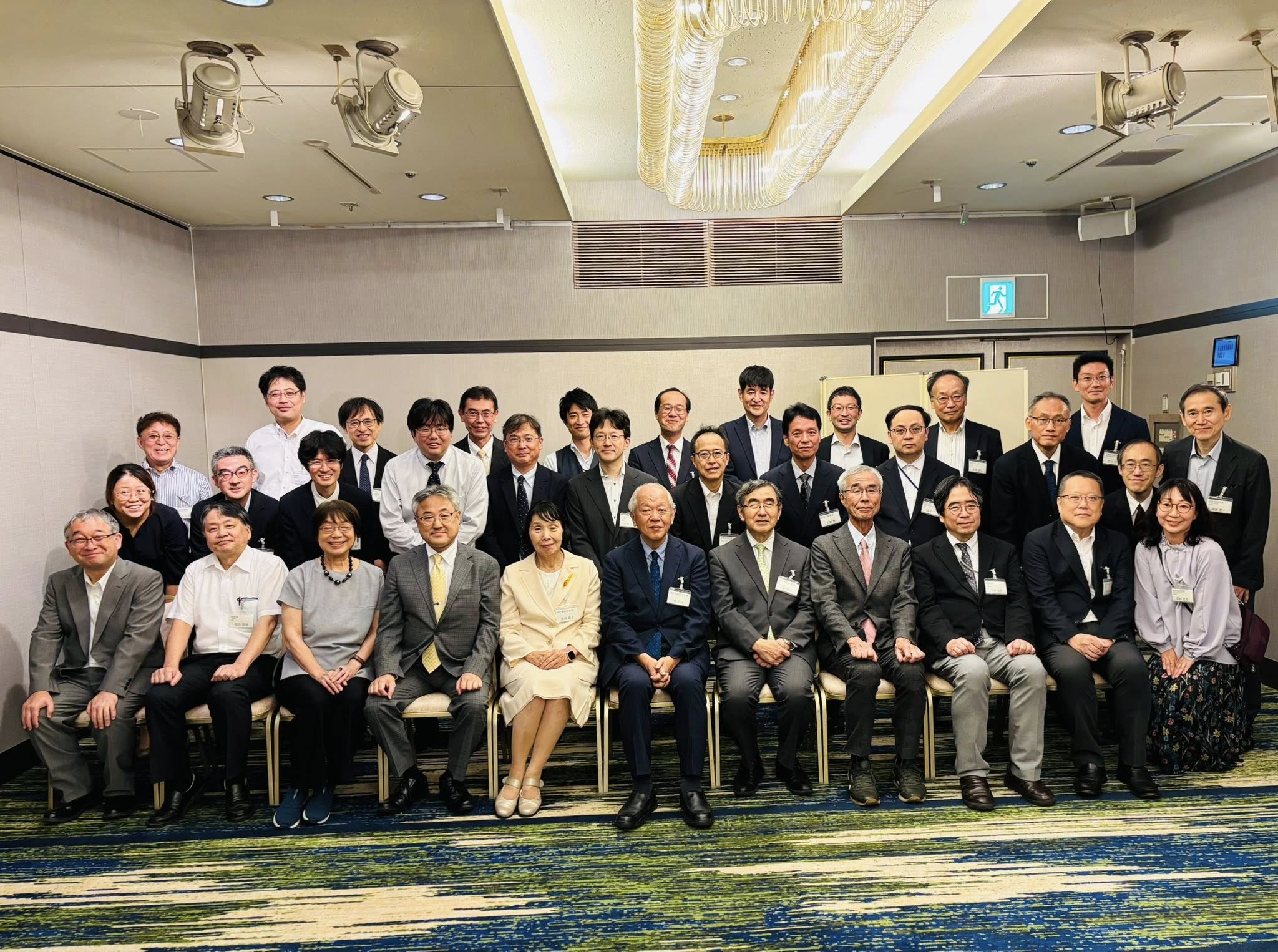 茶話会で再確認した【総務省統計委員会】の委員をつとめさせていただいたことの幸いと感謝 茶話会で再確認した【総務省統計委員会】の委員をつとめさせていただいたことの幸いと感謝