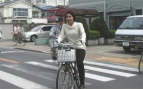 自転車に乗る市長 自転車に乗る市長