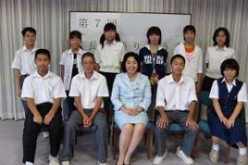 清原市長と中学生のみなさん 清原市長と中学生のみなさん
