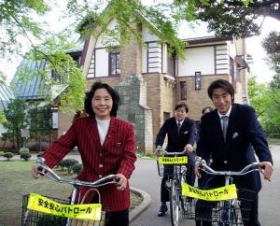 山本有三記念館の前にて 山本有三記念館の前にて