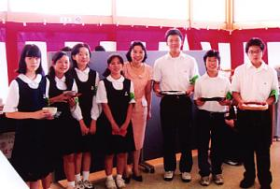 市内の中学生の皆さんと清原市長 市内の中学生の皆さんと清原市長