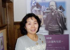山本有三記念館の玄関にて 山本有三記念館の玄関にて