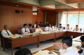 「選択と集中」により来年度の政策を決定する市長と各部との政策会議 「選択と集中」により来年度の政策を決定する市長と各部との政策会議